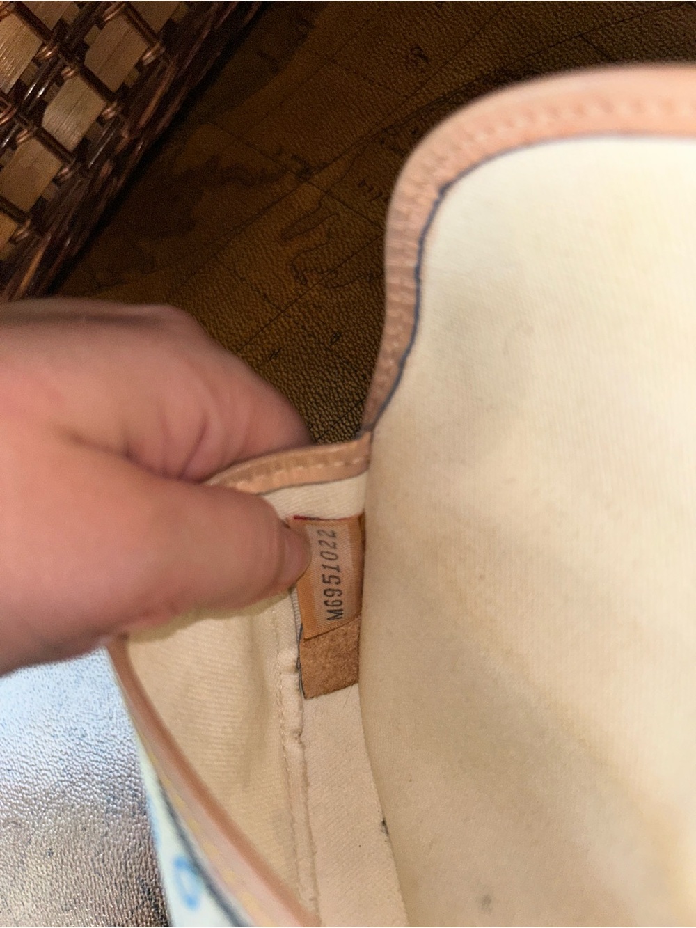 Vintage Dooney & Bourke Rare Disney Sketch flap wristlet with Hangtag -EUC- - Picture 12 of 16